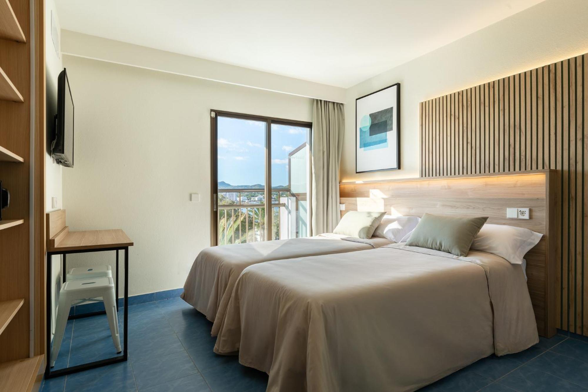 The Blue Apartments - Adults Only Sant Antoni de Portmany Esterno foto