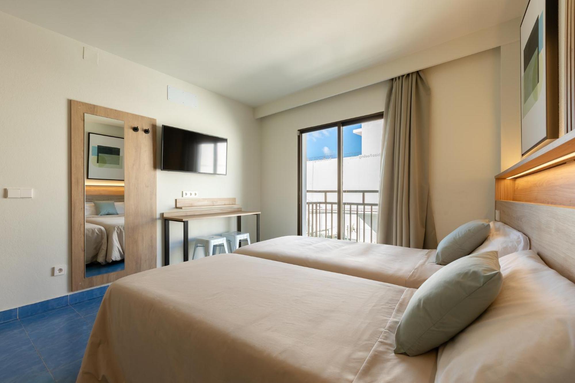 The Blue Apartments - Adults Only Sant Antoni de Portmany Esterno foto