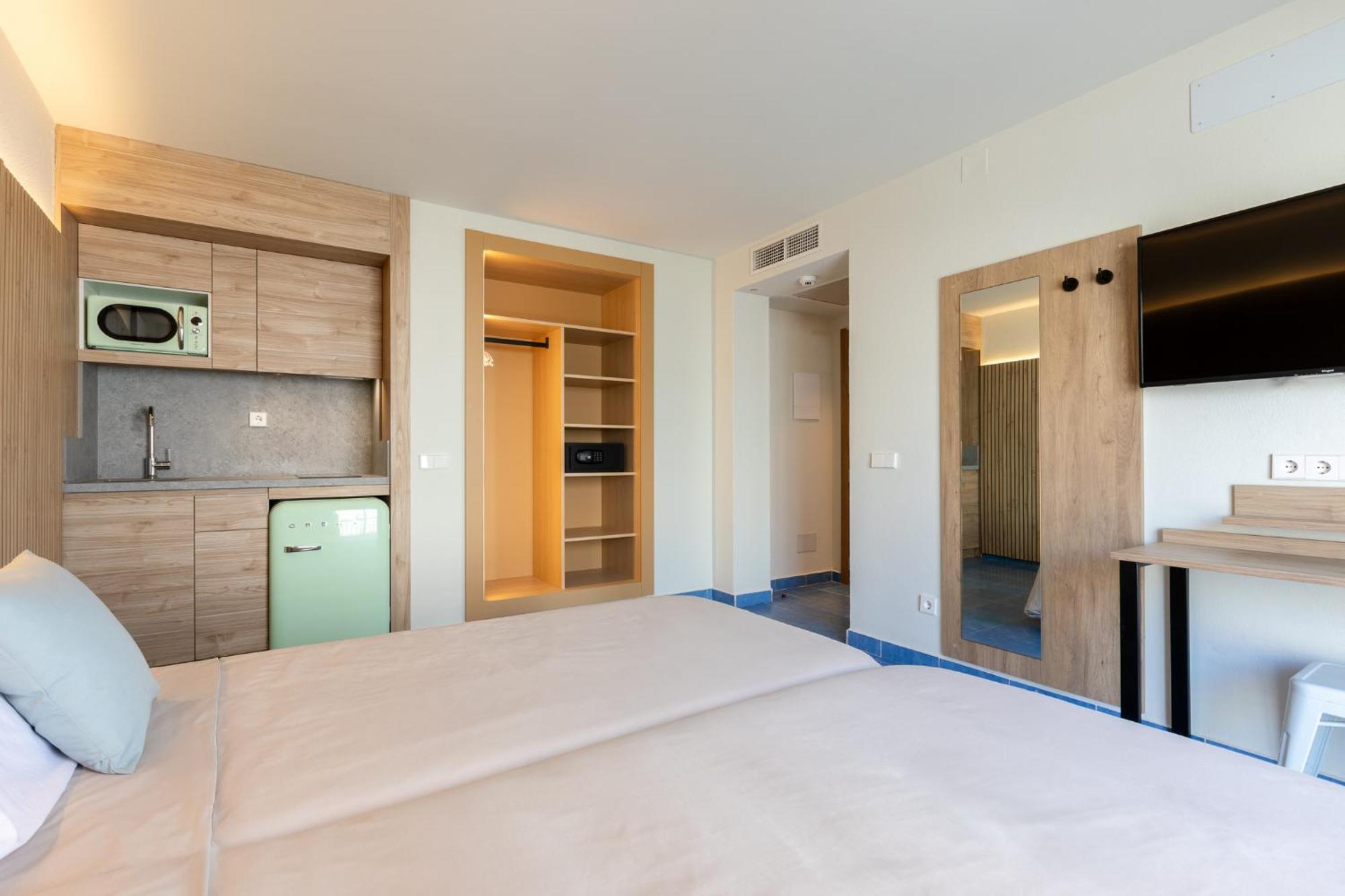 The Blue Apartments - Adults Only Sant Antoni de Portmany Esterno foto